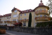 Lazensky-lecebny-dum-Luhacovice-Praha-exterier-20.jpg