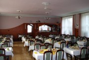 Lazensky-lecebny-dum-Luhacovice-Praha-restaurace.jpg
